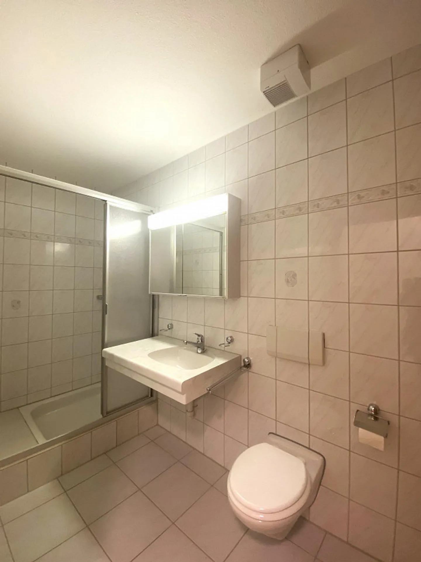 Grosszügige und helle Dachwohnung - Foto 4 von 5