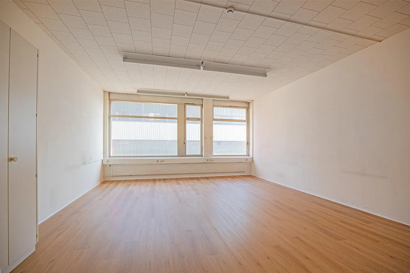 Temporary Office at Industriestrasse 9 in Dietlikon - Photo 3 of 3