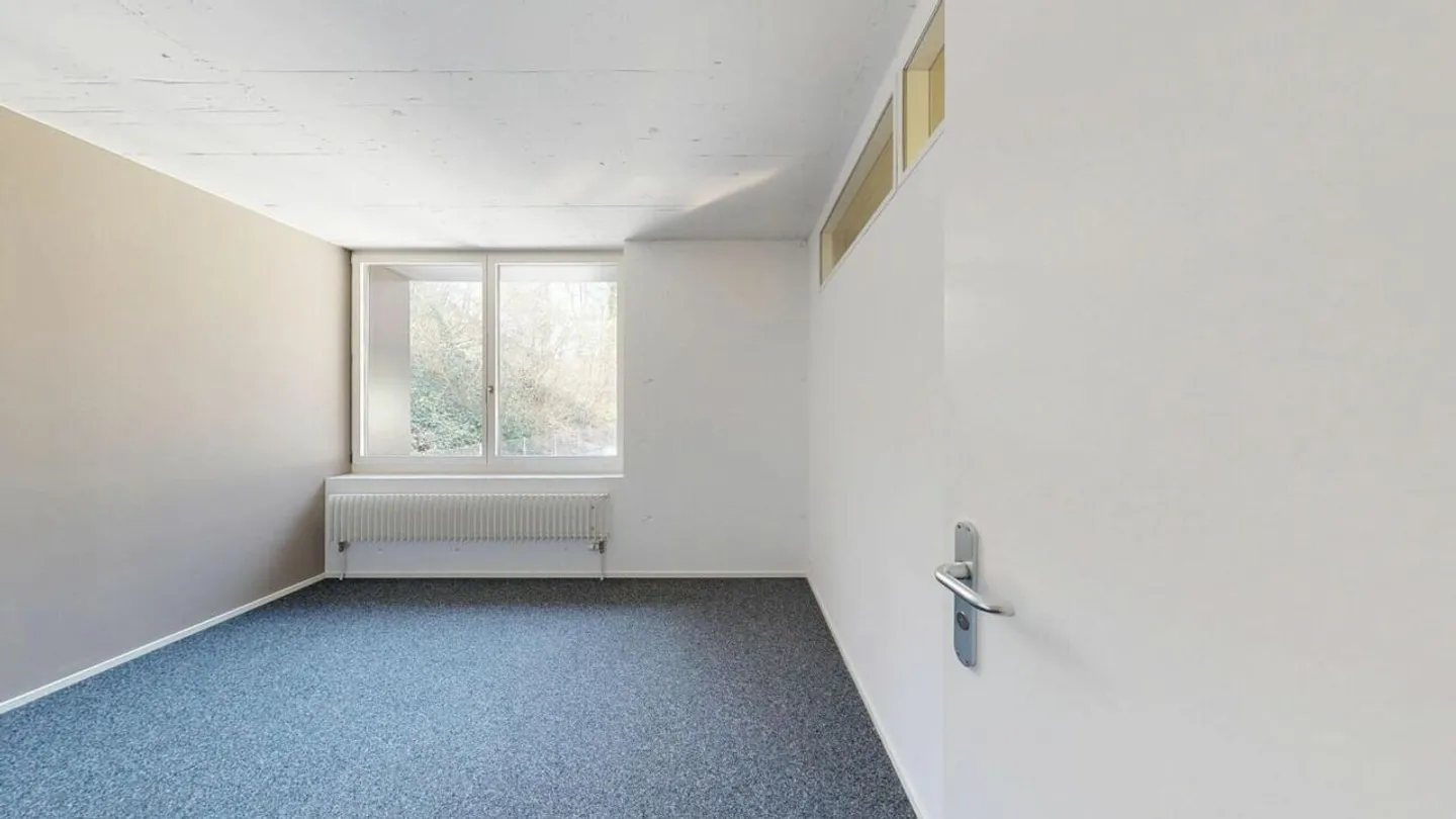 Moderner Gewerberaum mit 72 m² Fläche und 42 m² Empfangsbereich und Küche im markanten GWAND in Merenschwand - Foto 6 von 18