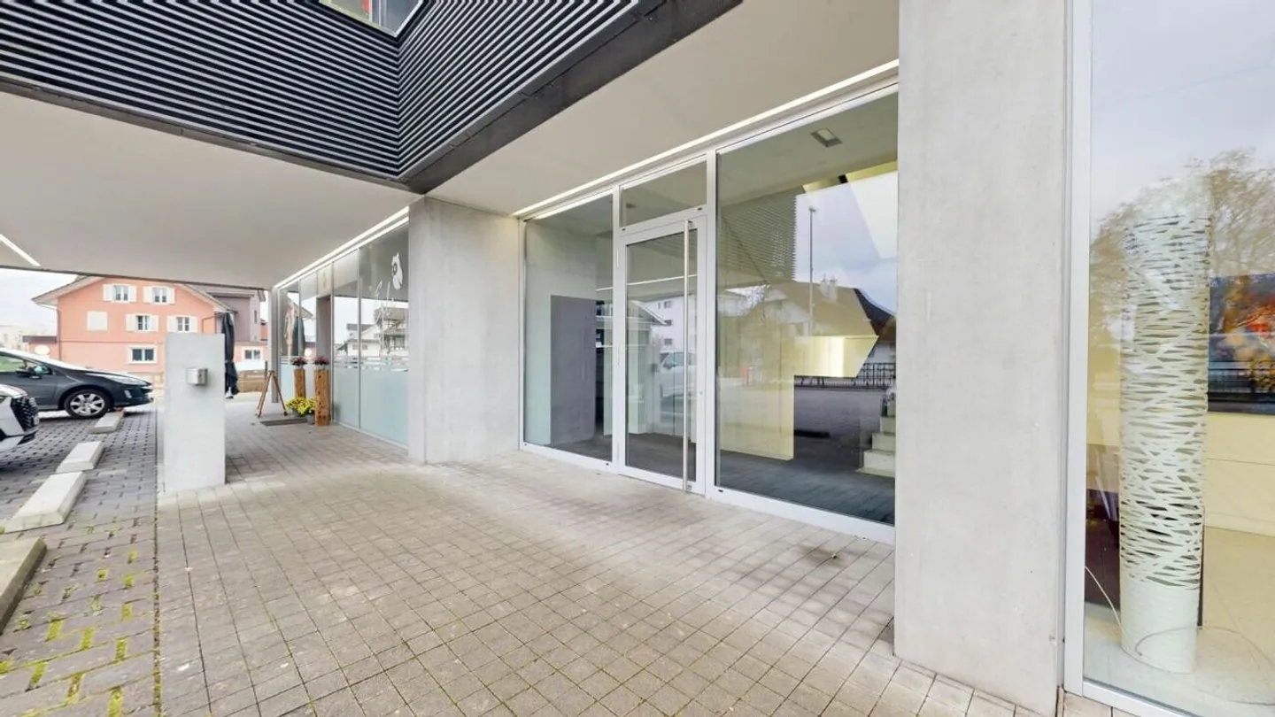 Moderner Gewerberaum mit 72 m² Fläche und 42 m² Empfangsbereich und Küche im markanten GWAND in Merenschwand - Foto 15 von 18