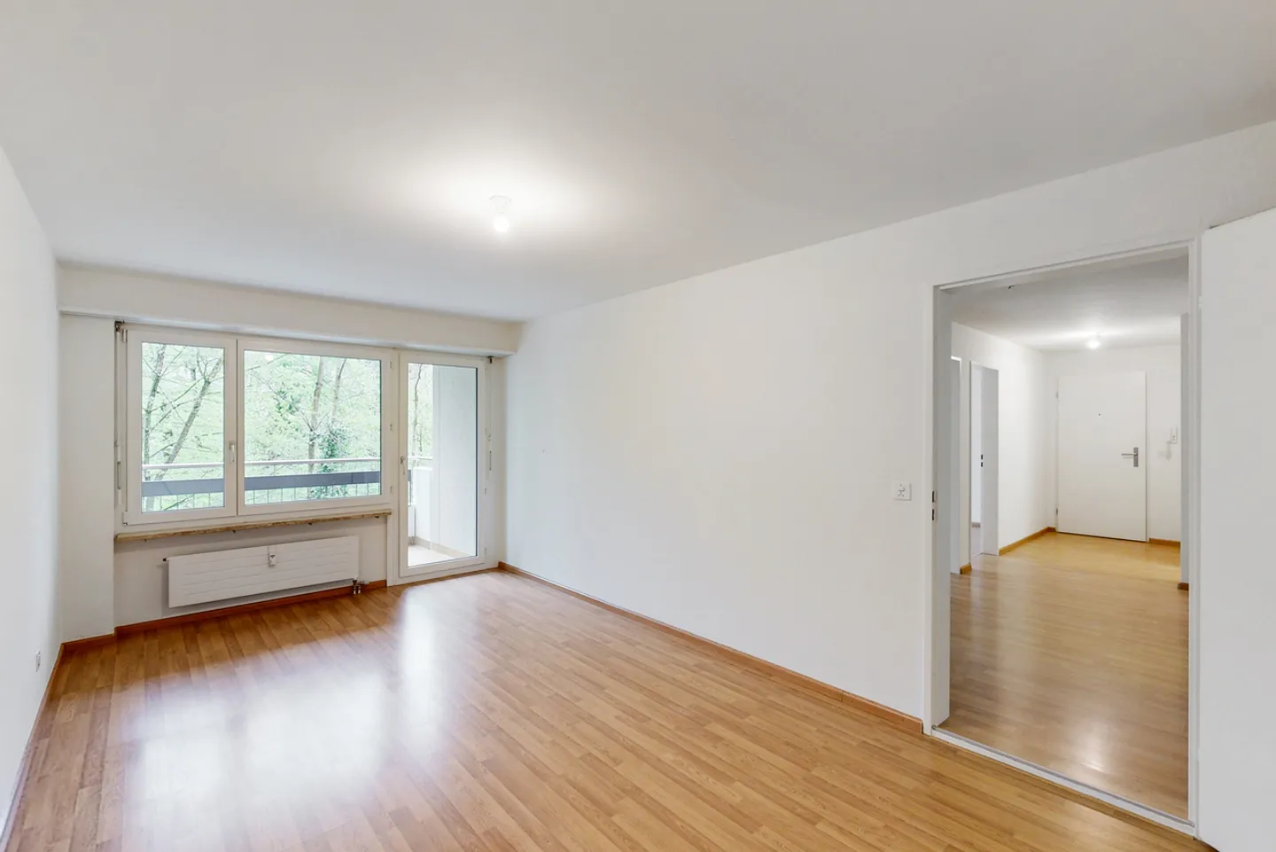 Appartamento luminoso con balcone - Foto 6 di 11