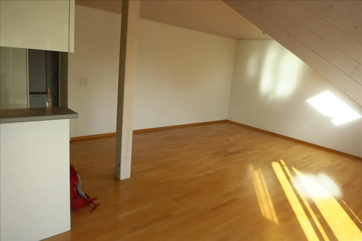 Ampio appartamento mansardato con charme! "Affittare senza deposito" - Foto 3 di 7