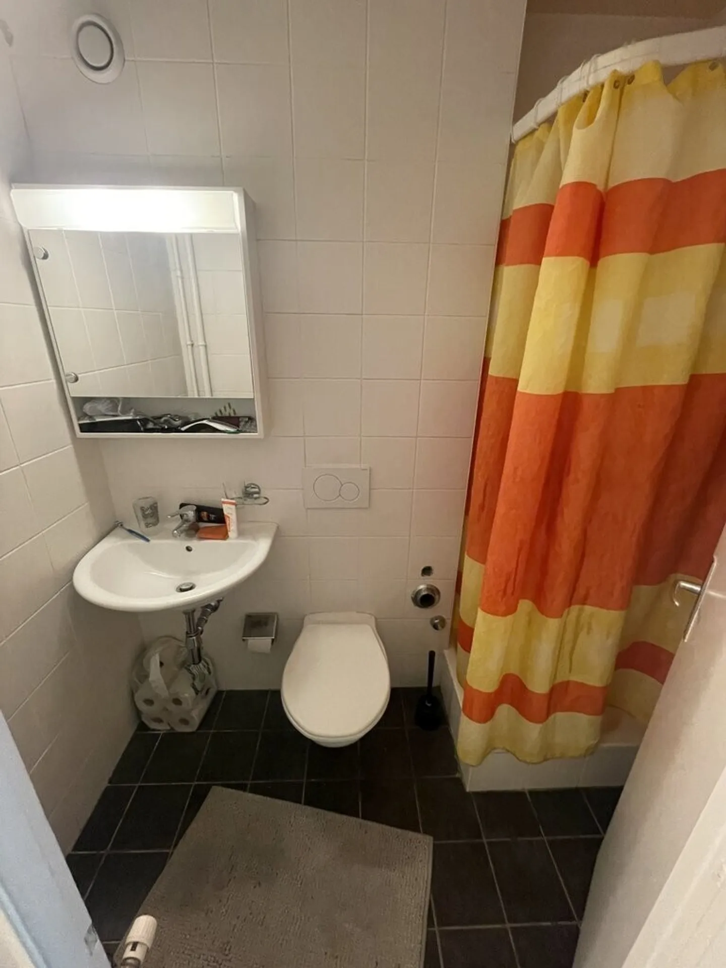 Zu ergreifen! Geräumiges Studio in der Nähe aller Annehmlichkeiten! - Foto 4 von 4