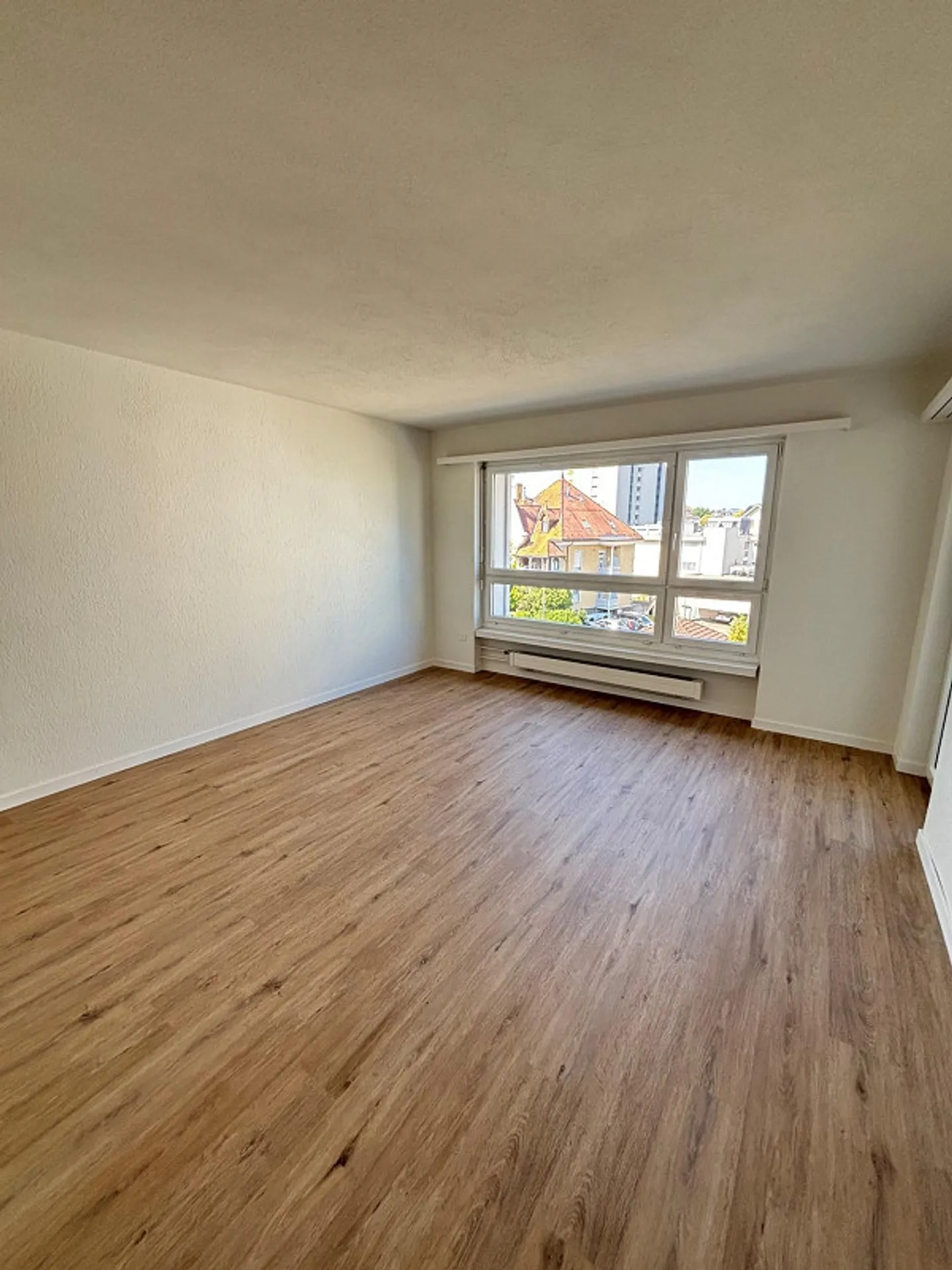 Appartement 3.5 pièces partiellement rénové dans un emplacement central à Goldach - Photo 3 sur 6