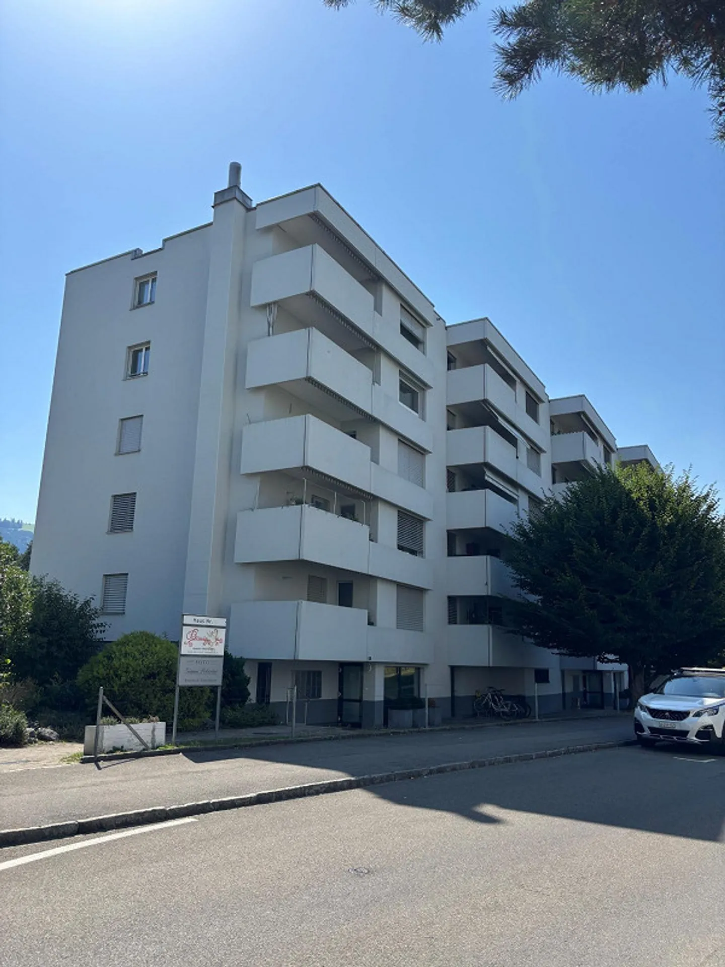 Appartement 3.5 pièces partiellement rénové dans un emplacement central à Goldach - Photo 1 sur 6