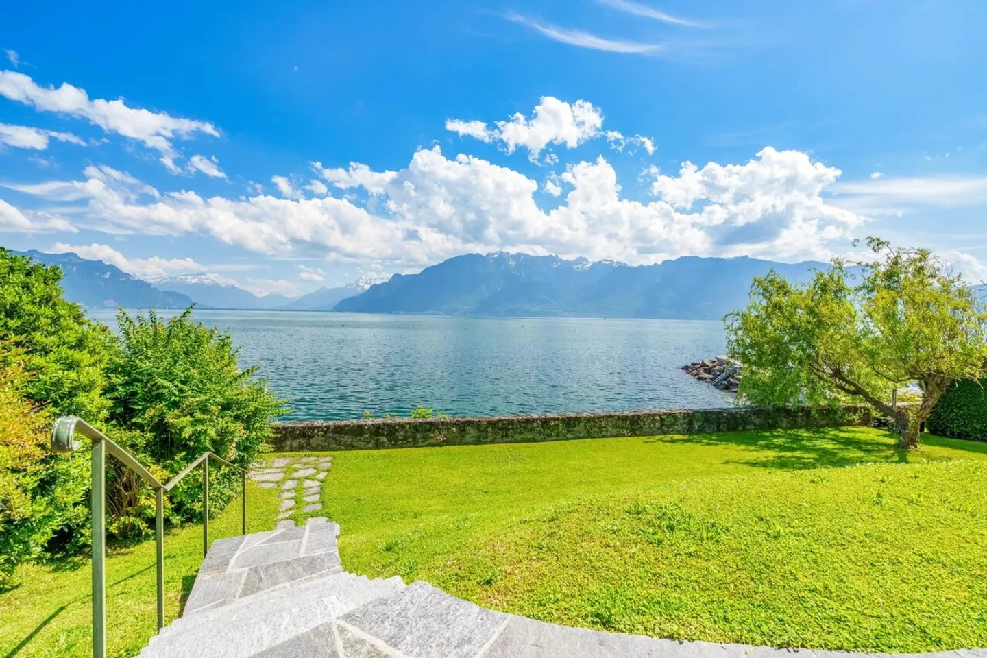 Casa di lusso a lago - Foto 2 di 13