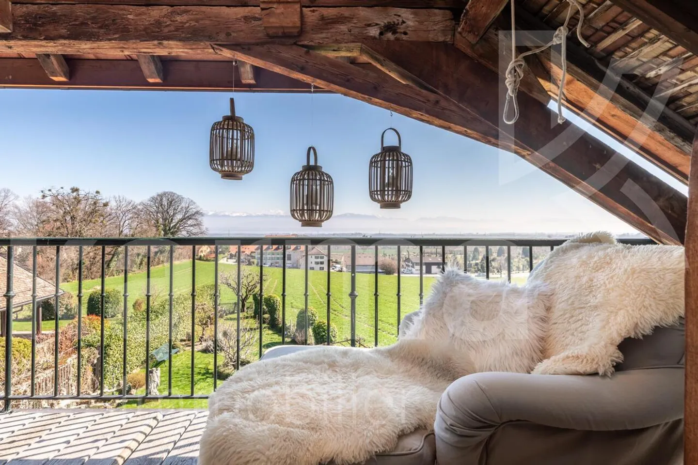 Proprietà unica e affascinante ristrutturata con gusto - Foto 7 di 10
