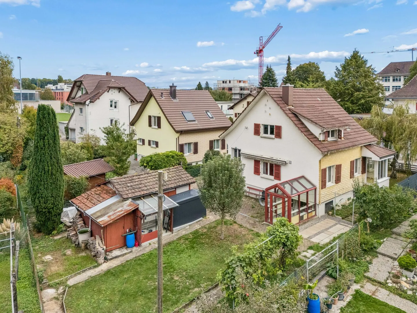 Maison individuelle de 4,5 pièces avec potentiel de rénovation pour le rêve familial - Photo 2 sur 13