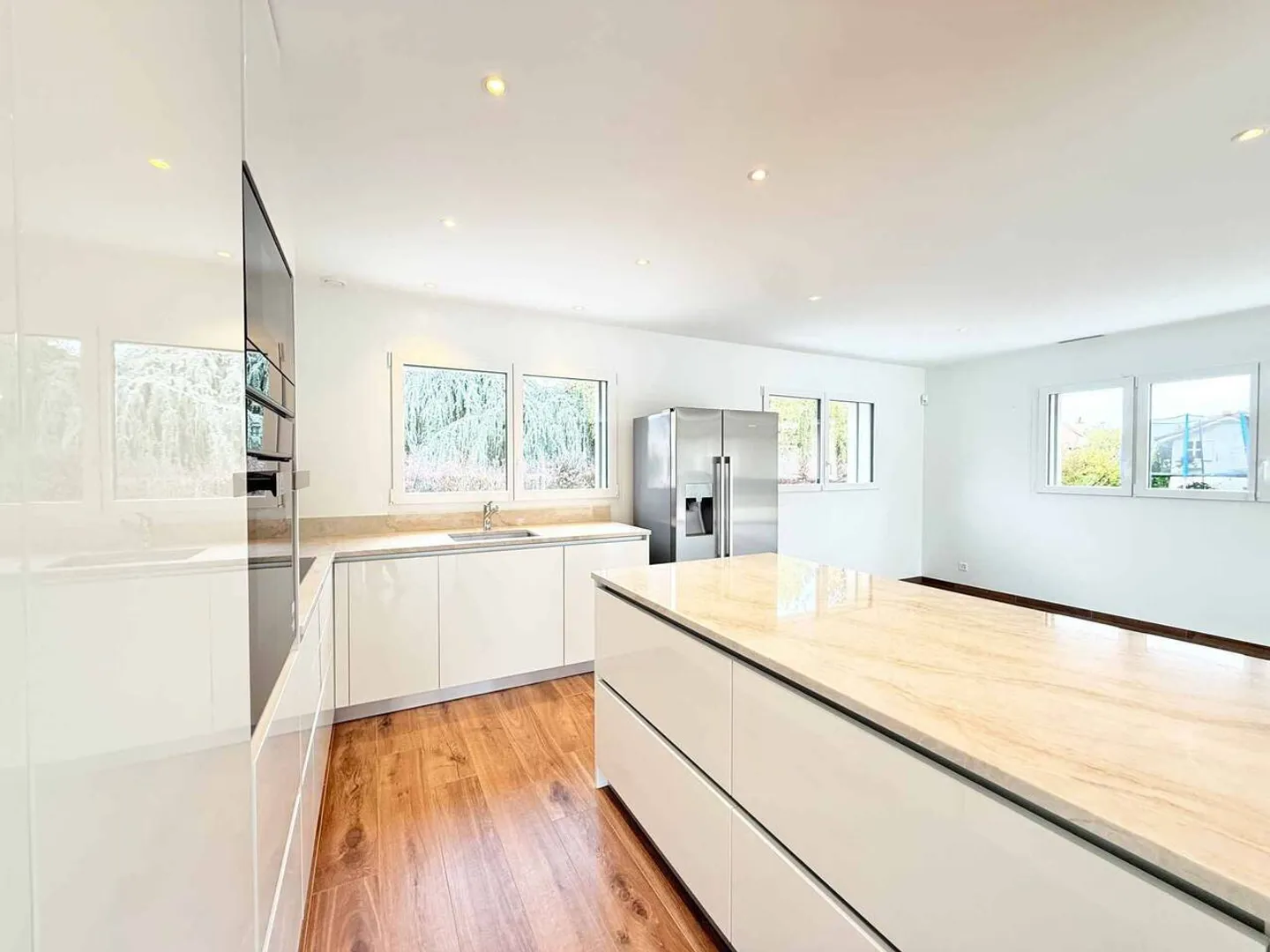 Zeitgenössische Villa mit 6,5 Zimmern in Gland - Eleganz, Licht und Gelassenheit - Foto 4 von 13