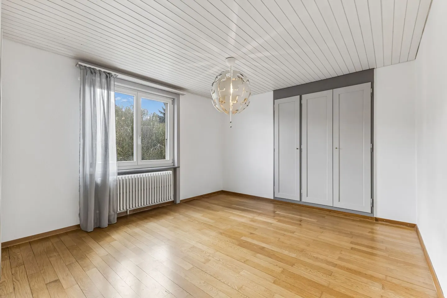 Maison individuelle de 4,5 pièces avec potentiel de rénovation pour le rêve familial - Photo 8 sur 13