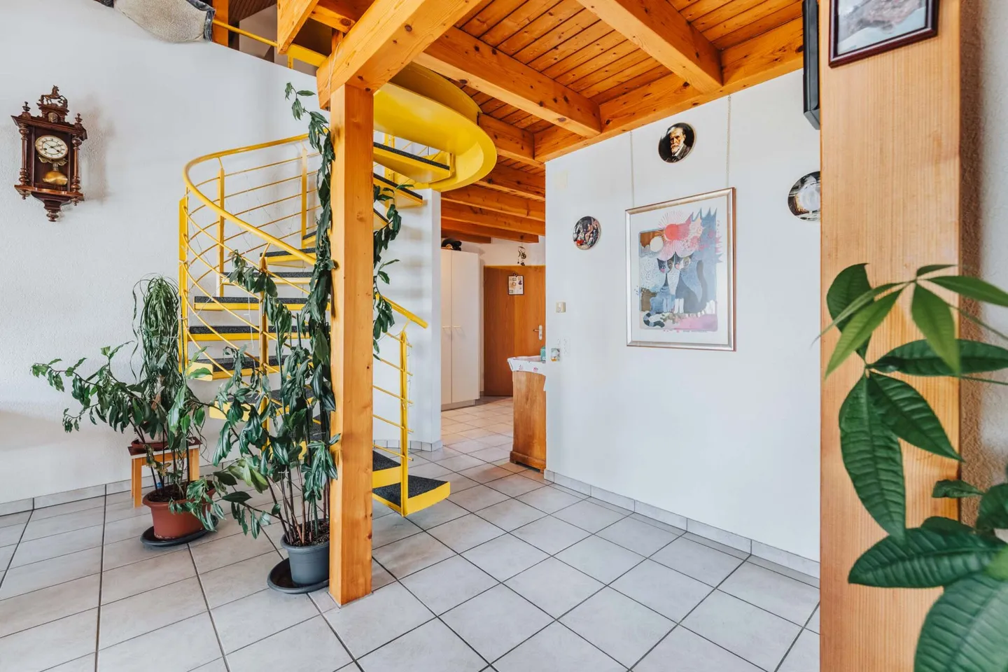 4.5-ROOM APARTMENT WITH GALLERY IN THE VILLAGE CENTER - Photo 8 of 21