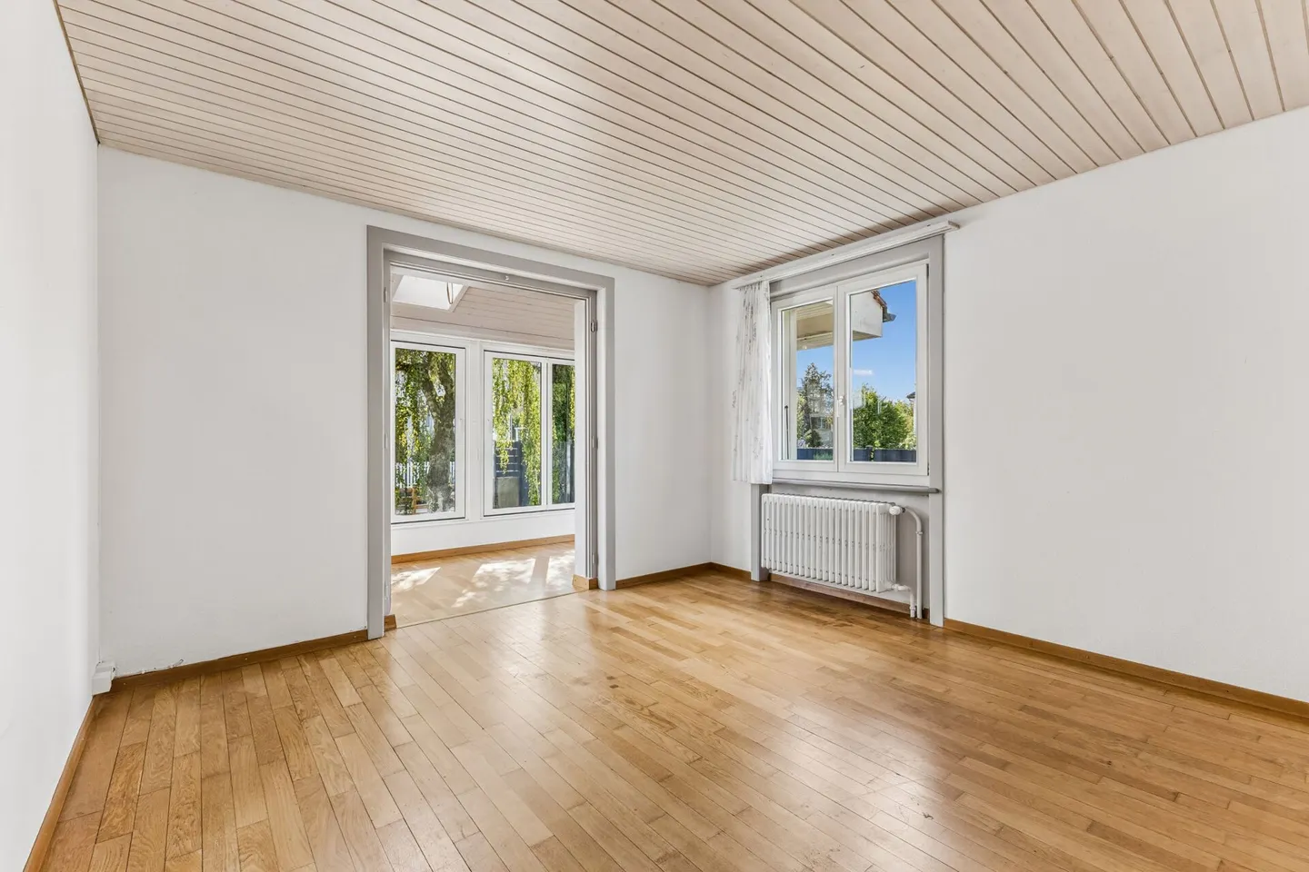 Maison individuelle de 4,5 pièces avec potentiel de rénovation pour le rêve familial - Photo 5 sur 13