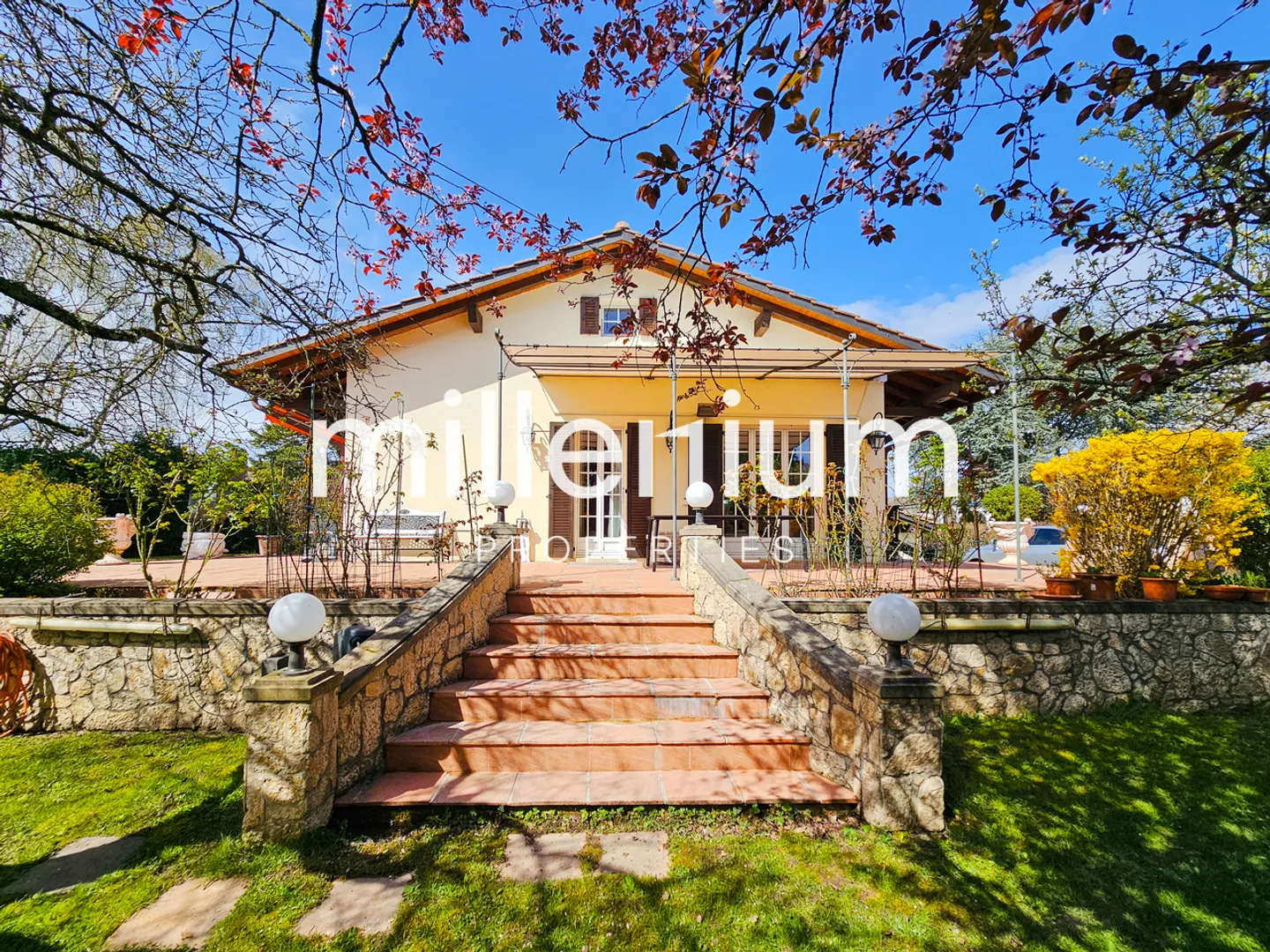 Beautiful rural villa furnished in Crans-près-Céligny - Photo 2 of 13