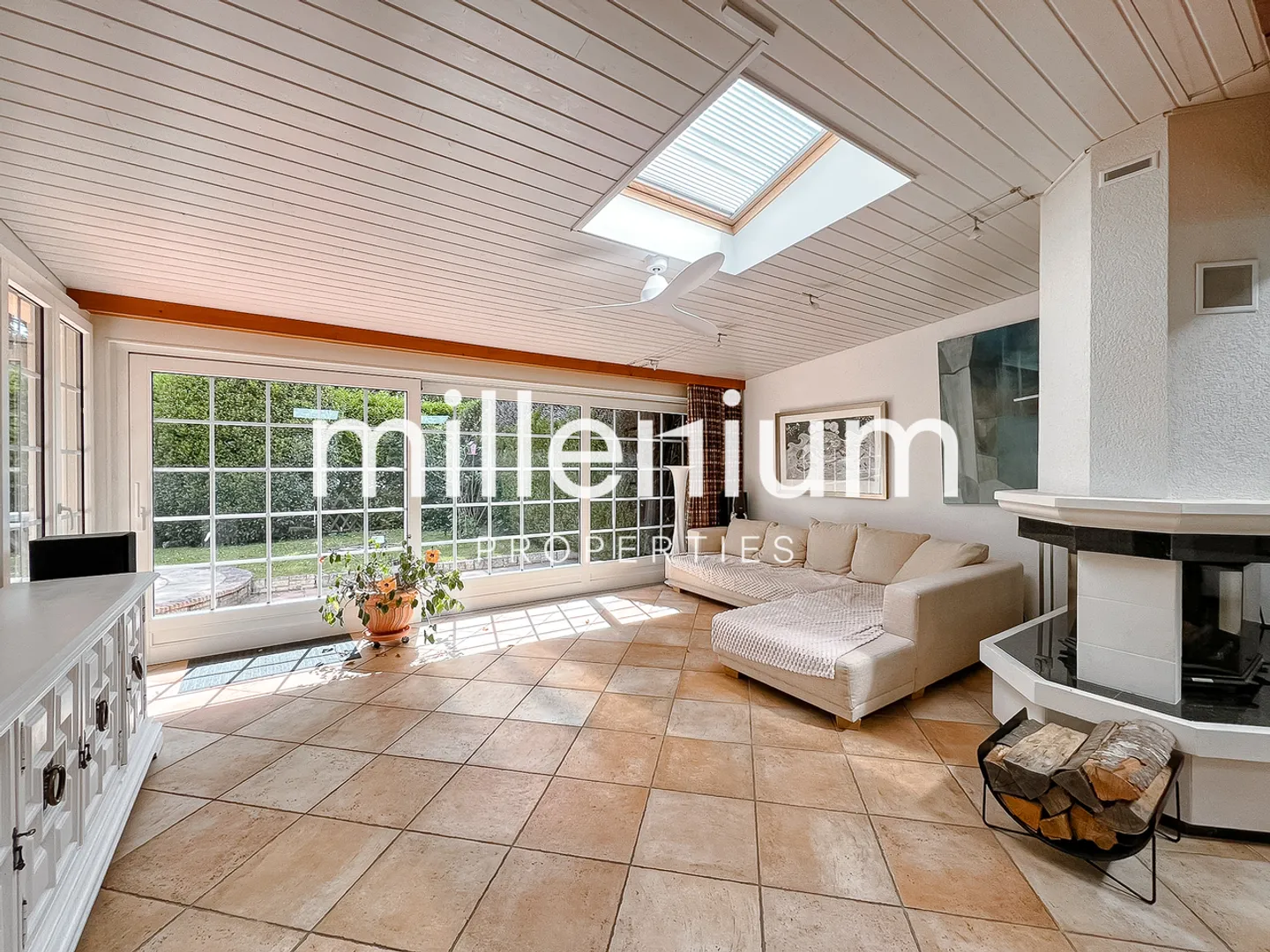 Beautiful rural villa furnished in Crans-près-Céligny - Photo 3 of 13