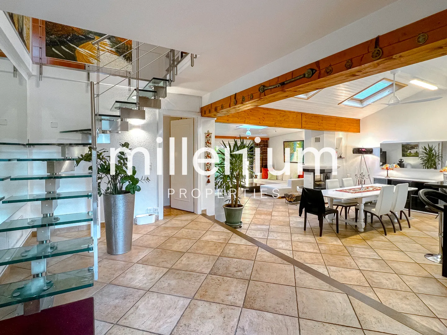 Beautiful rural villa furnished in Crans-près-Céligny - Photo 10 of 13