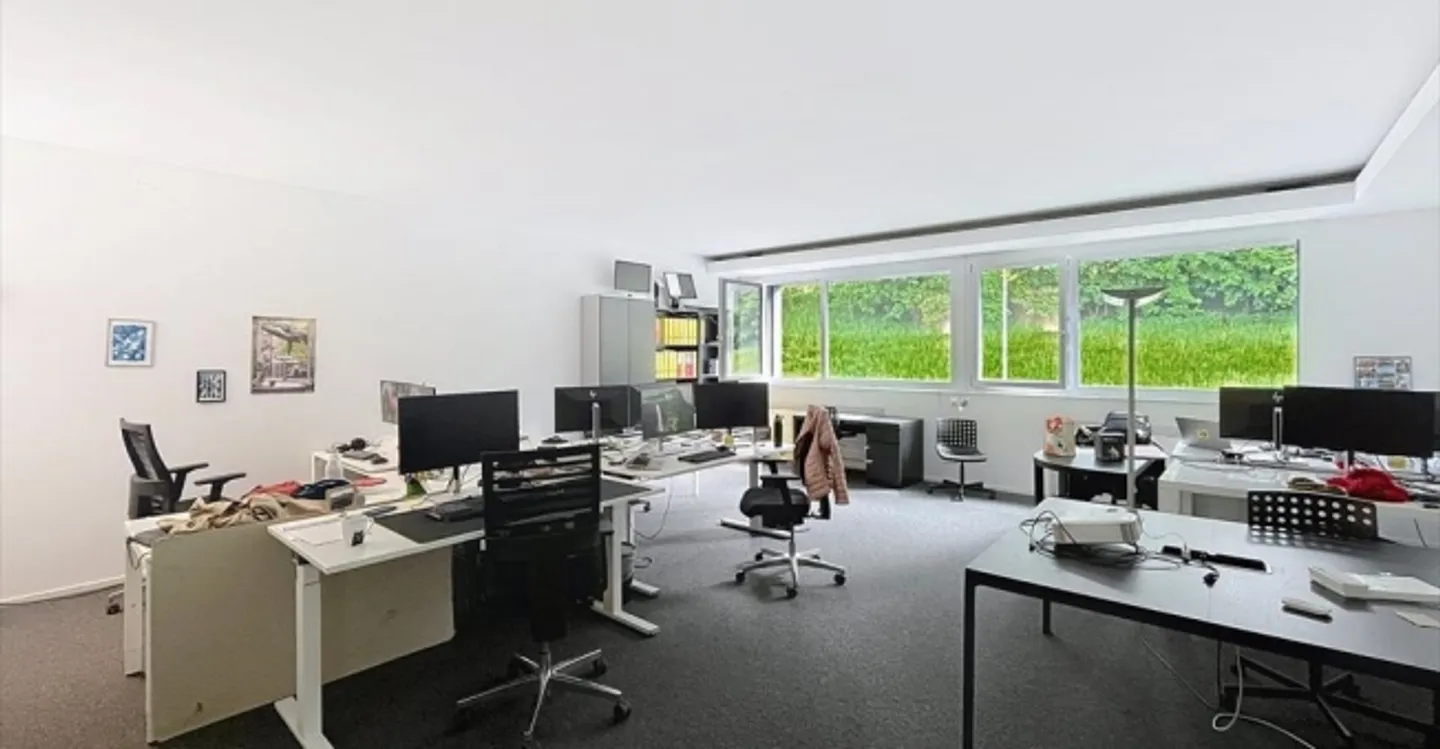 Office space for rent - Photo 1 of 5