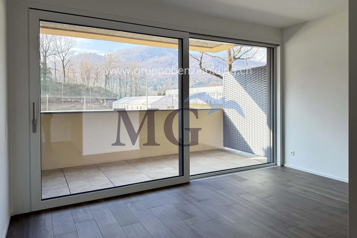 Modern 2.5-room apartment in a residential area - Photo 2 of 18