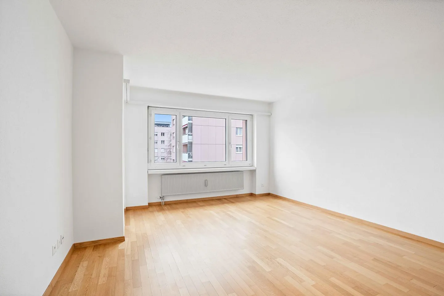 Moderno appartamento con 2 camere e balcone - Foto 5 di 9