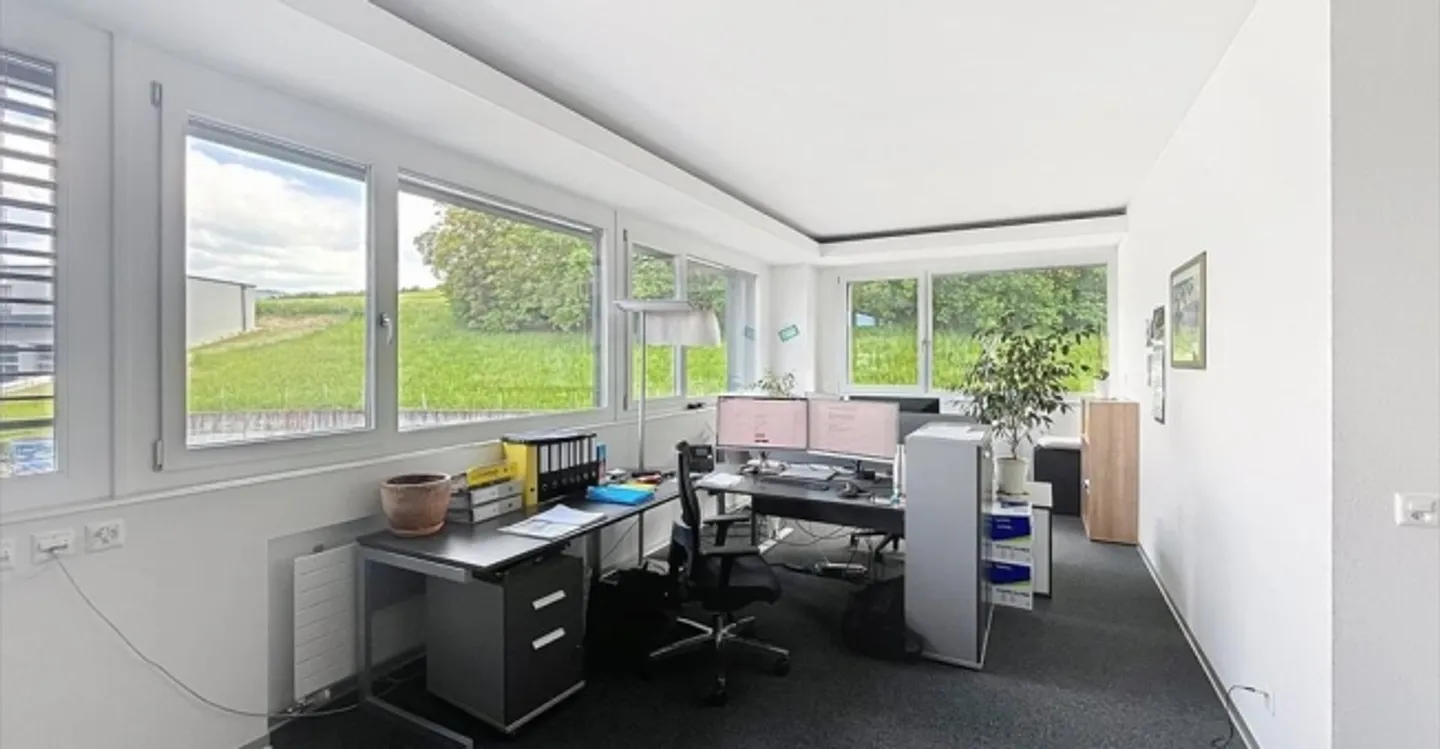 Office space for rent - Photo 4 of 5