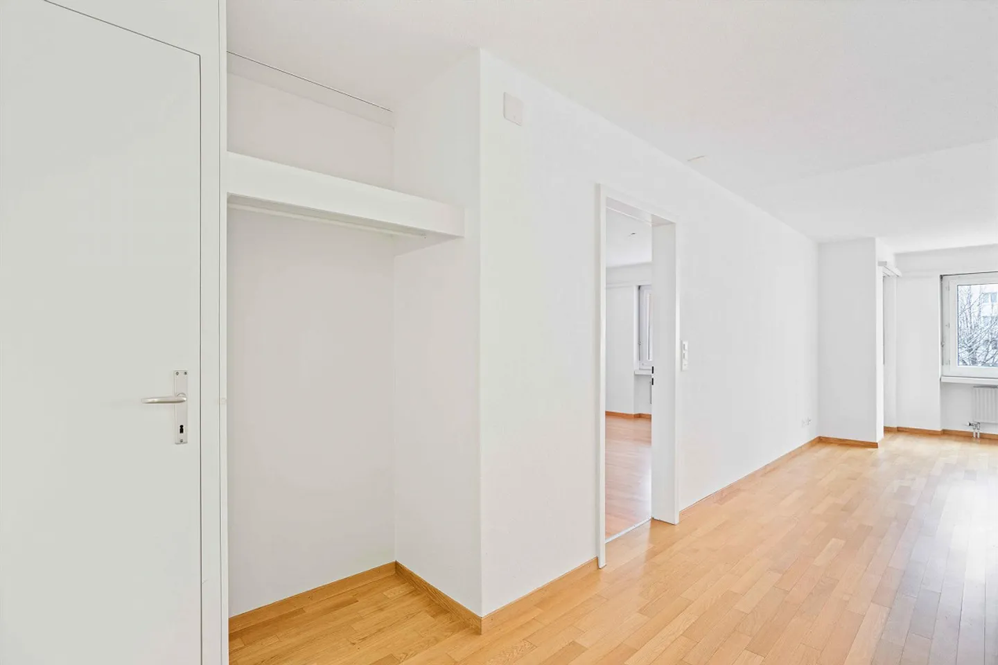 Moderno appartamento con 2 camere e balcone - Foto 4 di 9