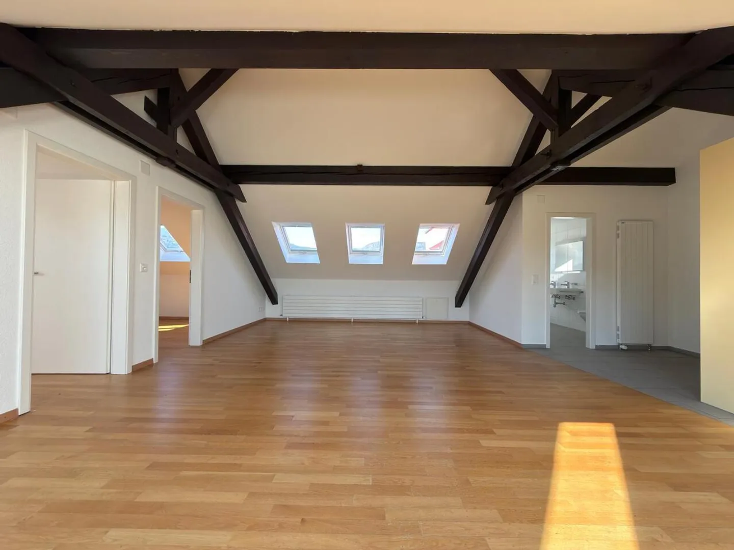 Appartamento di 3 stanze in mansarda - Foto 2 di 6