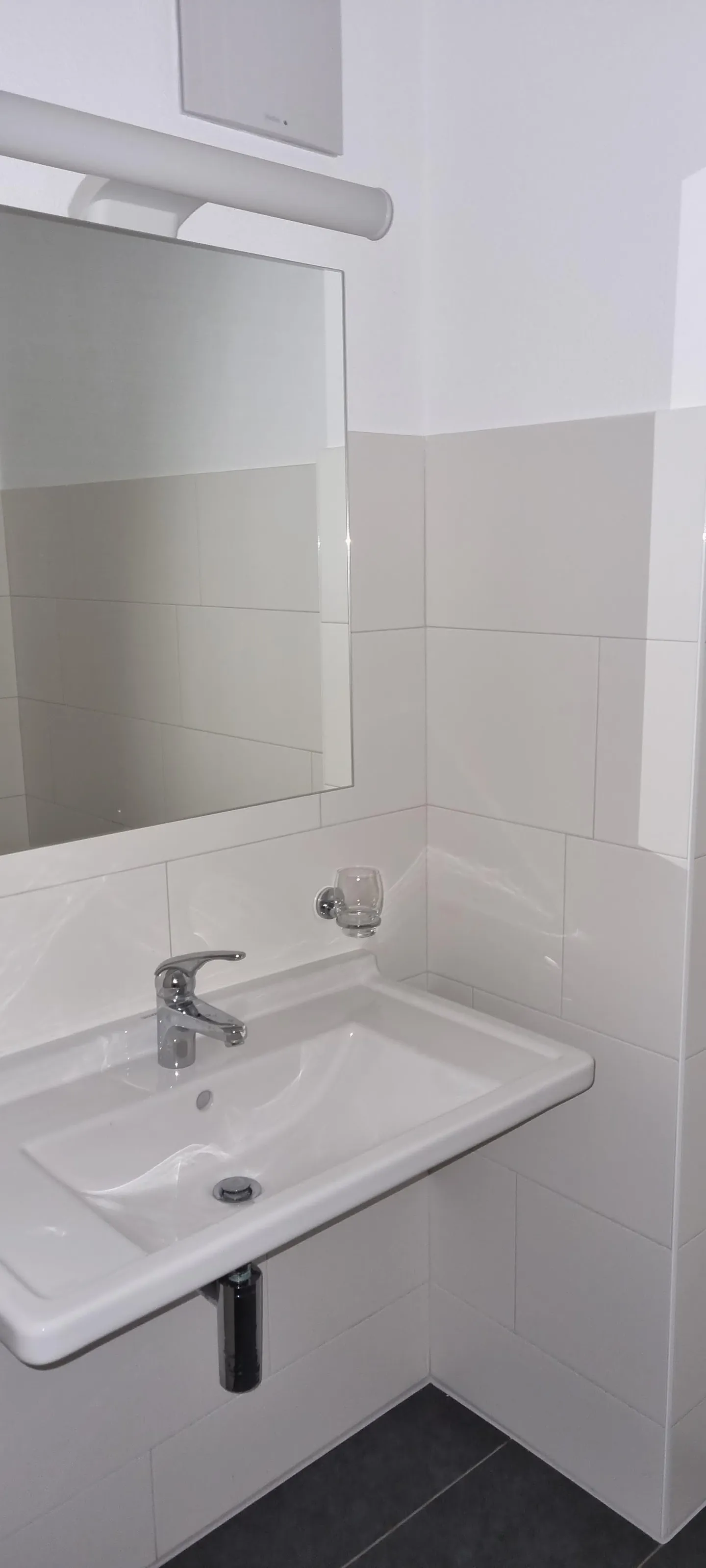 CADENAZZO - APPARTAMENTO DI DUE E MEZZO STANZE IN AFFITTO - Foto 4 di 6