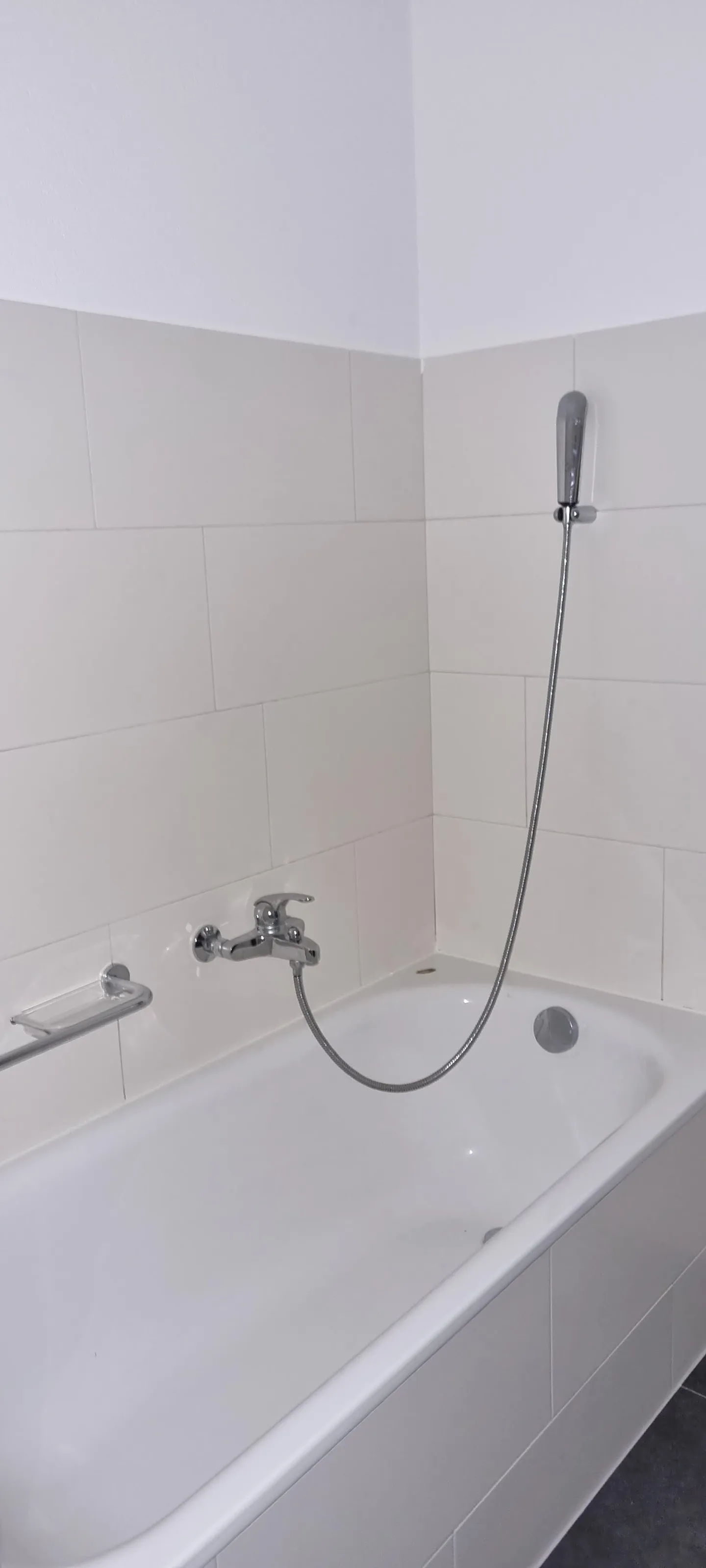 CADENAZZO - APPARTAMENTO DI DUE E MEZZO STANZE IN AFFITTO - Foto 5 di 6