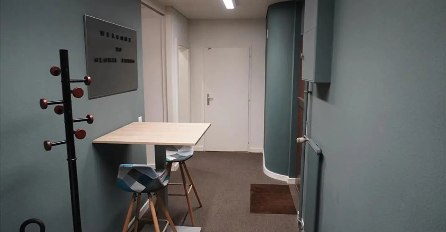 Office space for rent - Photo 2 of 9