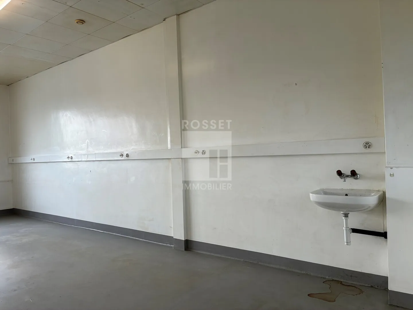 Bureaux / atelier d'environ 46 m² au 1er étage - Photo 3 sur 3