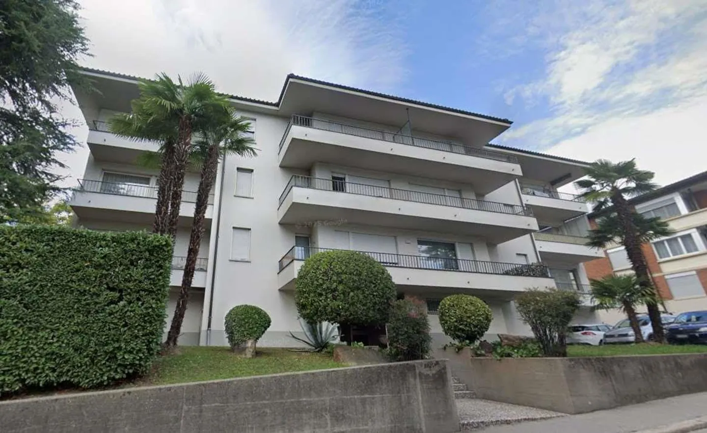 MASSAGNO: LARGE APARTMENT 7 ROOMS WITH THREE PARKING SPACES - Photo 1 of 12