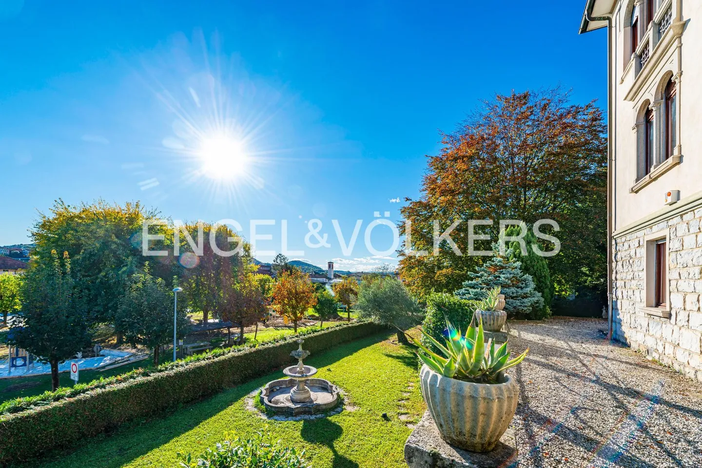 Noble villa historique dans le vert du Mendrisiotto - Photo 3 sur 12