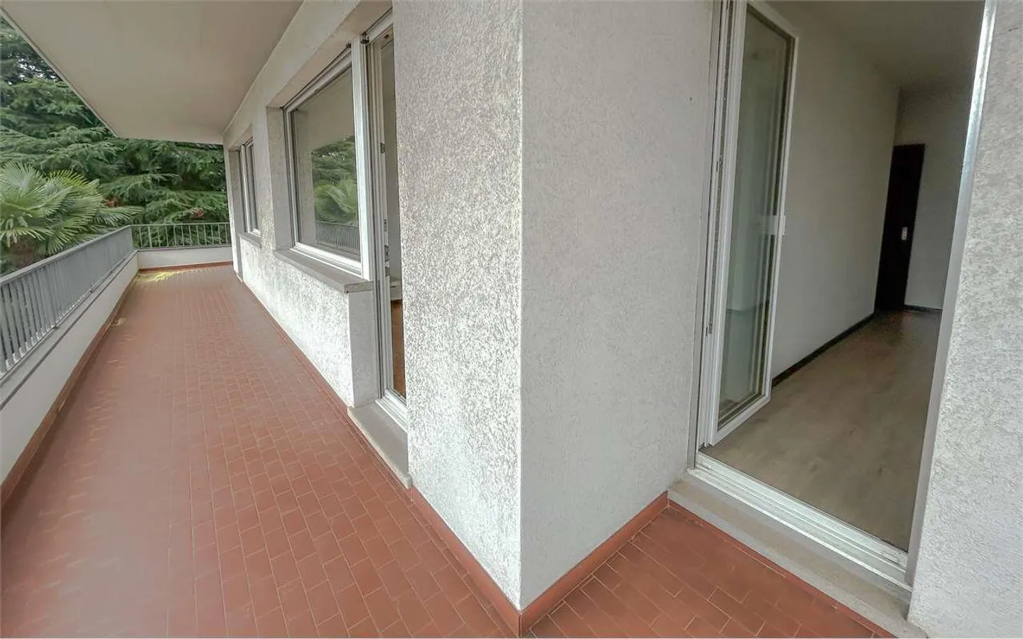 MASSAGNO: LARGE APARTMENT 7 ROOMS WITH THREE PARKING SPACES - Photo 3 of 12