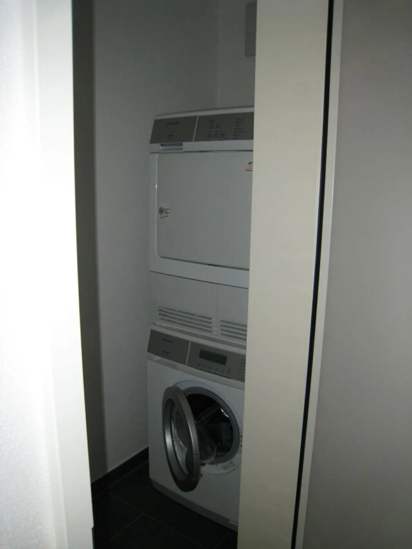 CADENAZZO - APPARTAMENTO DI DUE E MEZZO STANZE IN AFFITTO - Foto 6 di 6