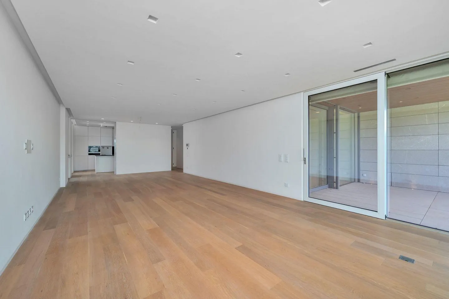 LUSSUOSO 4.5 LOCALI CON GIARDINO | LUXURIOUS 4.5-ROOM WITH GARDEN |... - Foto 4 von 13