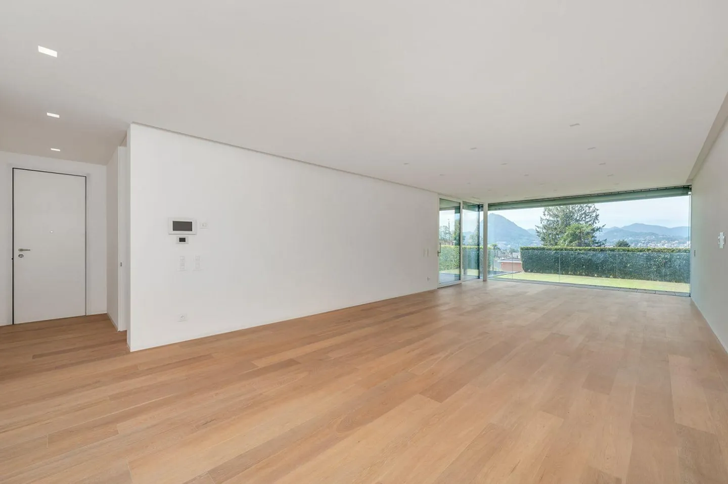 LUSSUOSO 4.5 LOCALI CON GIARDINO | LUXURIOUS 4.5-ROOM WITH GARDEN |... - Foto 5 von 13