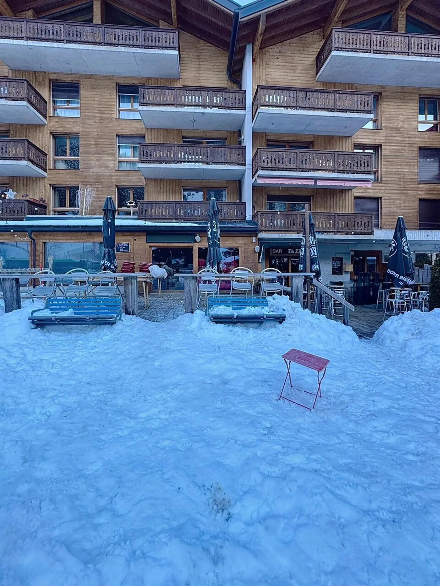 Café-Bar nel Centro di Morgins - Foto 8 di 13