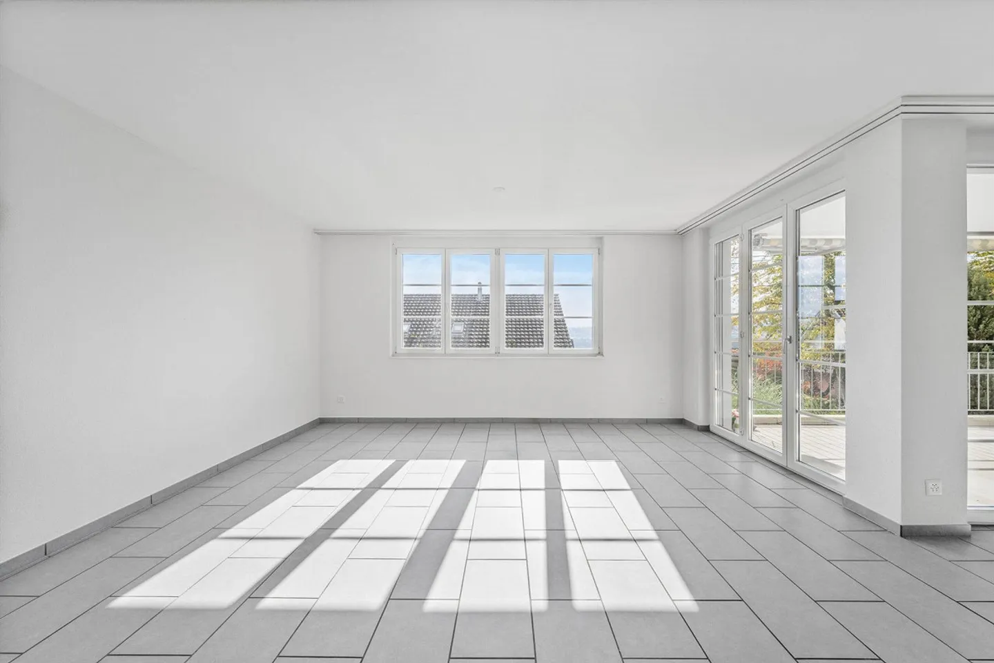 APPARTAMENTO GIARDINO ATTRATTIVO NELL'IDILLO DEL VILLAGGIO - Foto 3 di 5