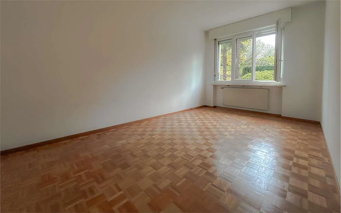 MASSAGNO: LARGE APARTMENT 7 ROOMS WITH THREE PARKING SPACES - Photo 9 of 12