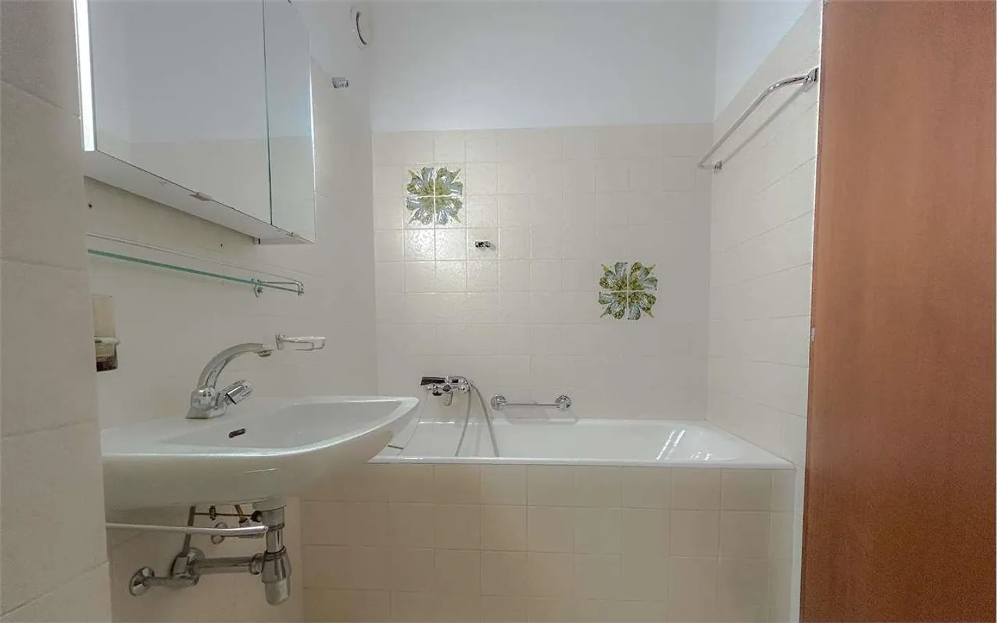 MASSAGNO: LARGE APARTMENT 7 ROOMS WITH THREE PARKING SPACES - Photo 10 of 12