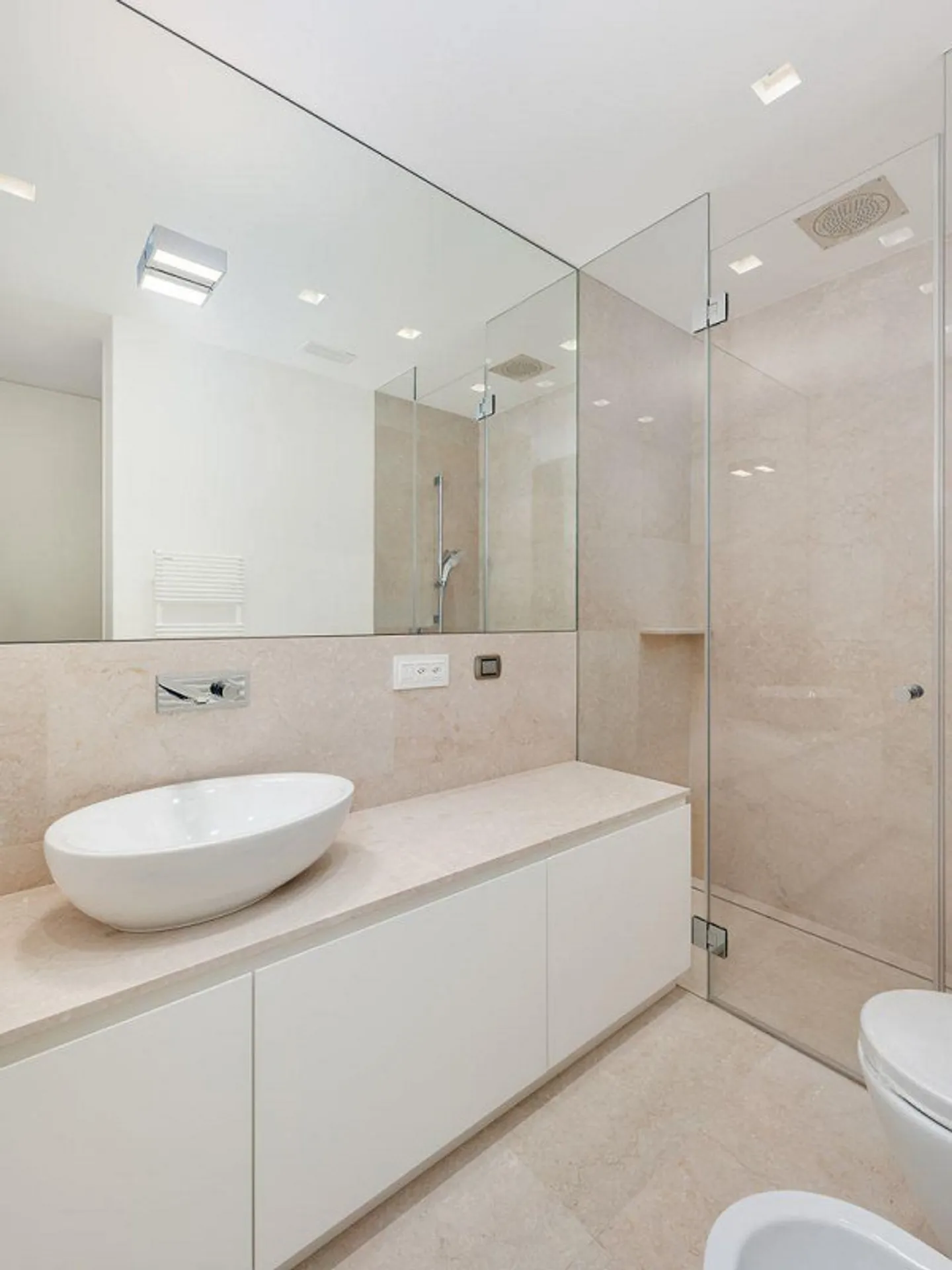 LUSSUOSO 4.5 LOCALI CON GIARDINO | LUXURIOUS 4.5-ROOM WITH GARDEN |... - Foto 11 von 13