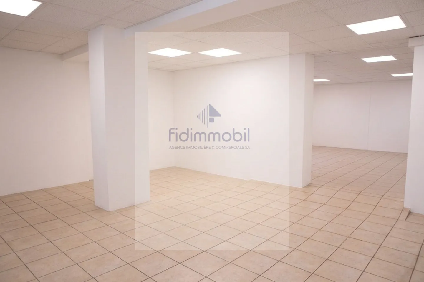 Une adresse emblématique au cœur de La Coudre - Photo 10 sur 12
