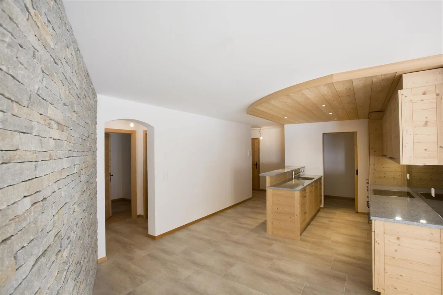 Appartement de 4.5 pièces - Photo 3 sur 11