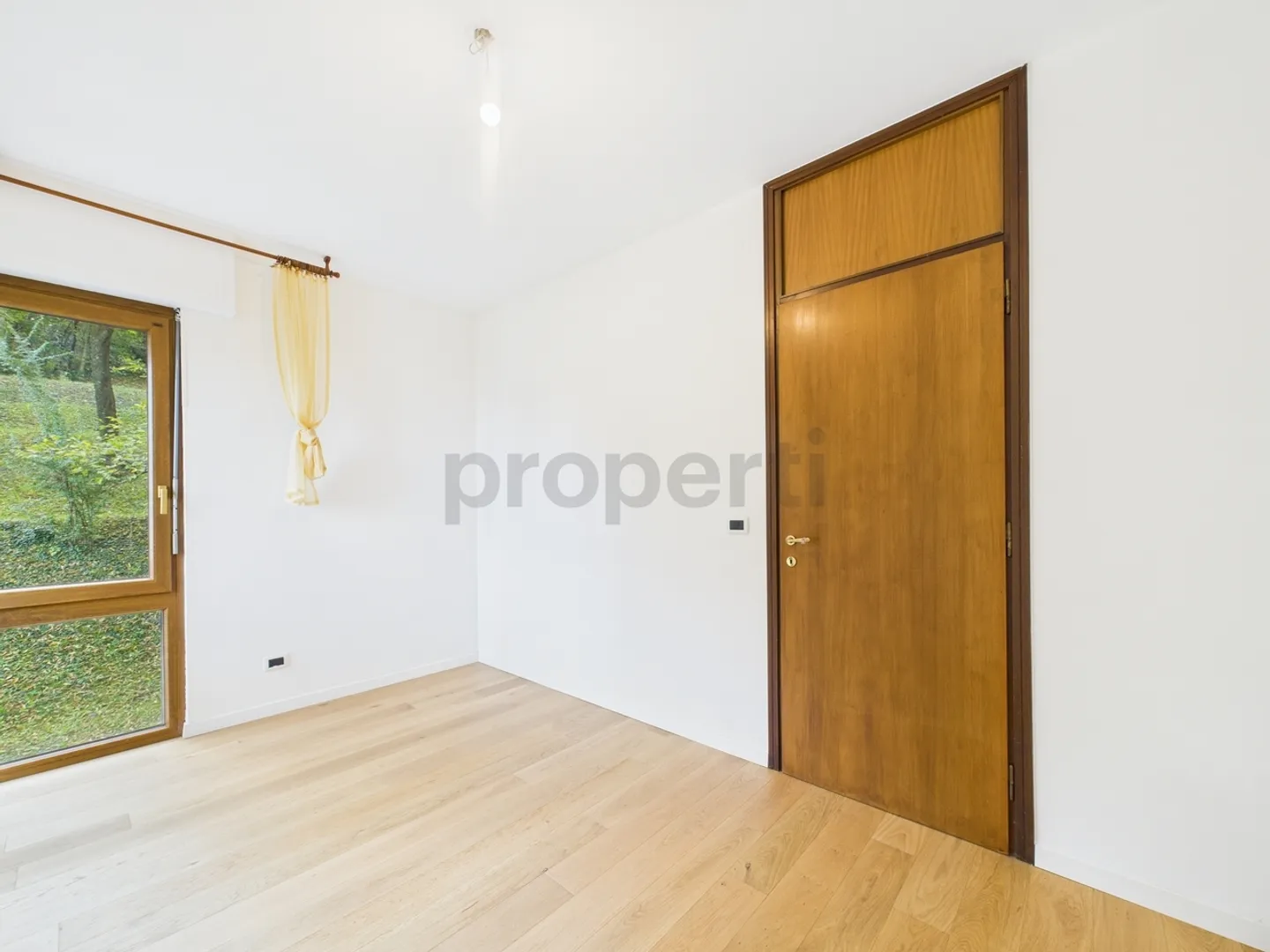 Splendid renovated 3.5-room apartment with lake view - Photo 4 of 13