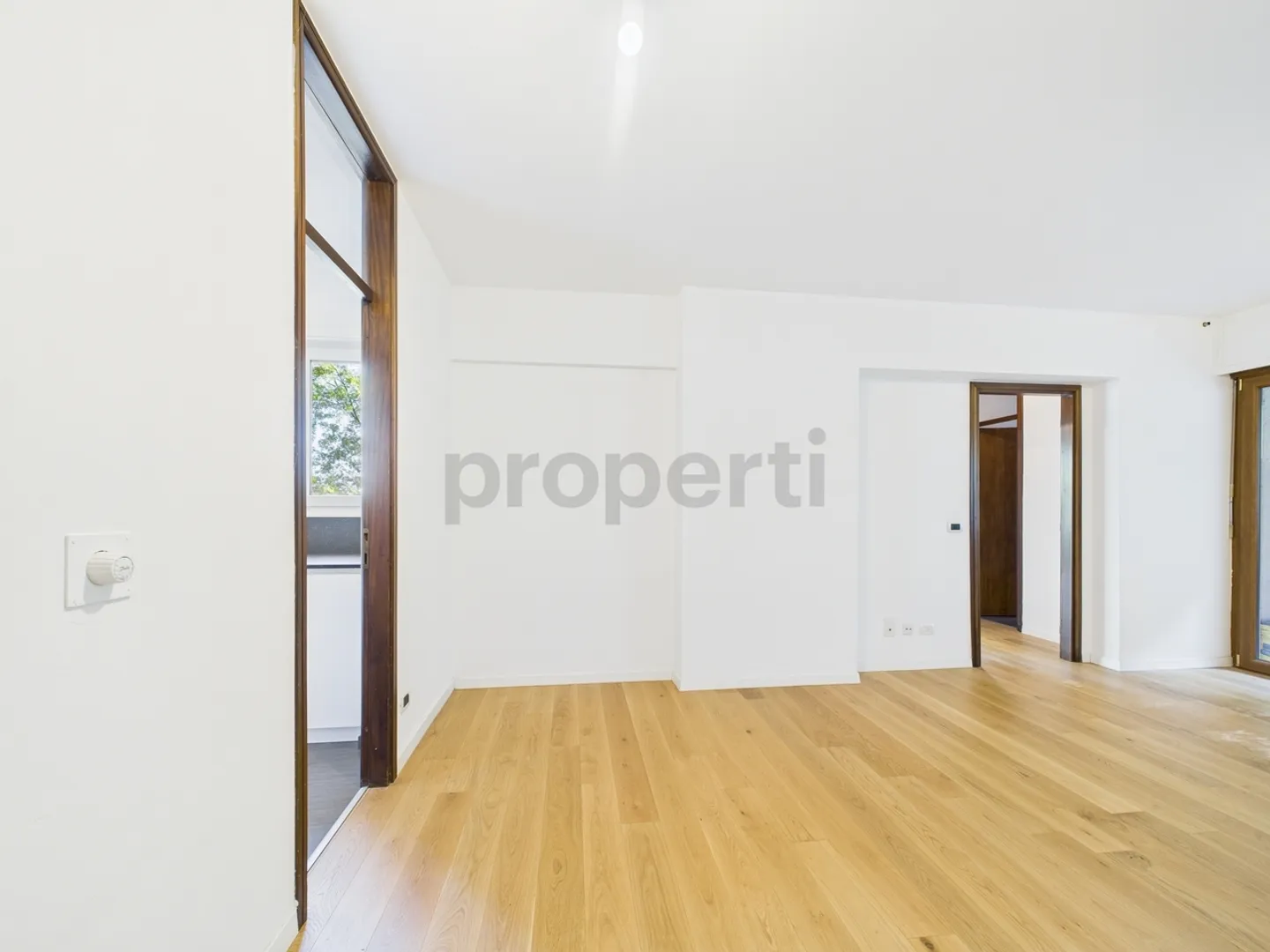 Splendid renovated 3.5-room apartment with lake view - Photo 9 of 13