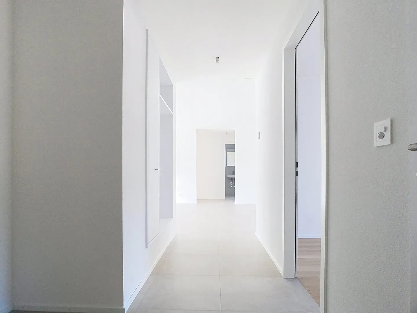 Appartement spacieux avec jardin - Photo 2 sur 12