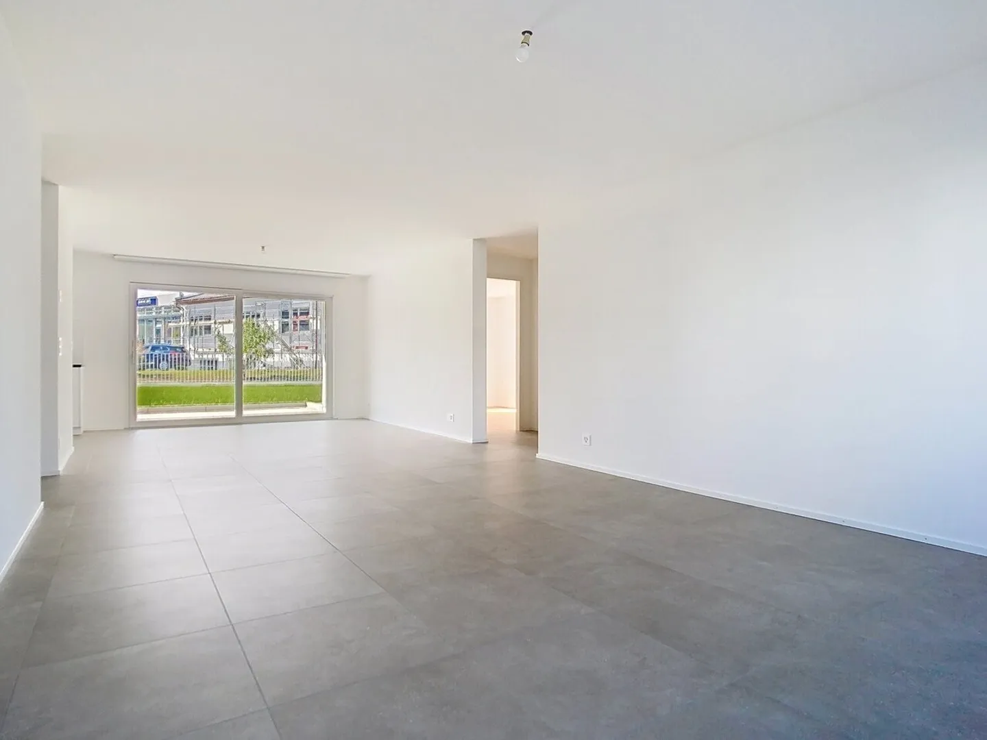 Appartement spacieux avec jardin - Photo 8 sur 12