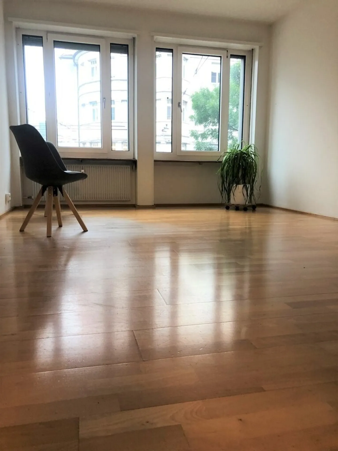 Spazio ufficio in una buona posizione pedonale - Foto 3 di 6