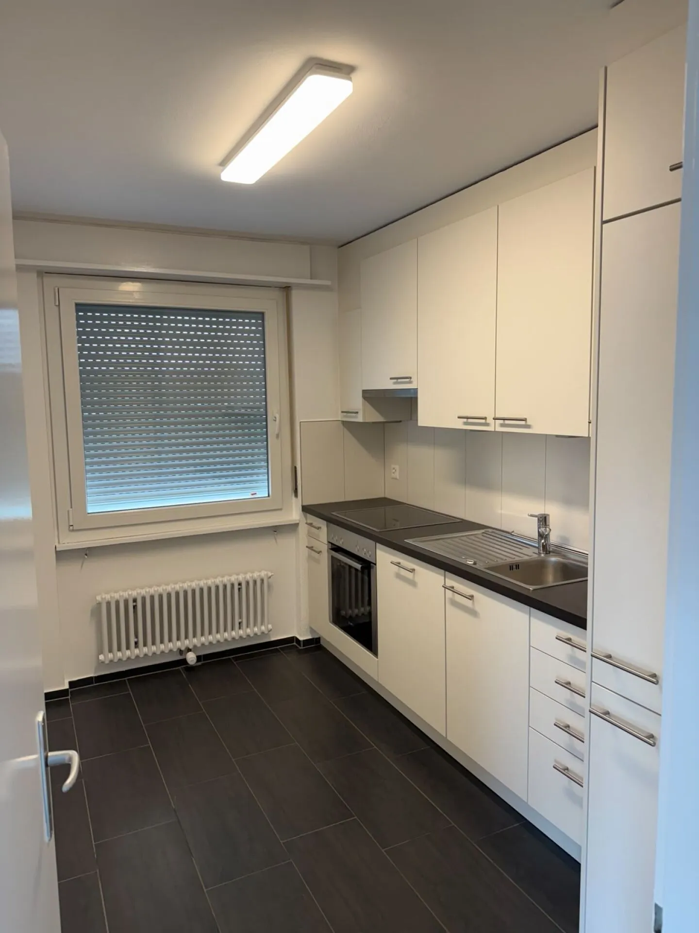 Moderne 2-Zimmer-Wohnung in Lyss - Foto 1 von 7