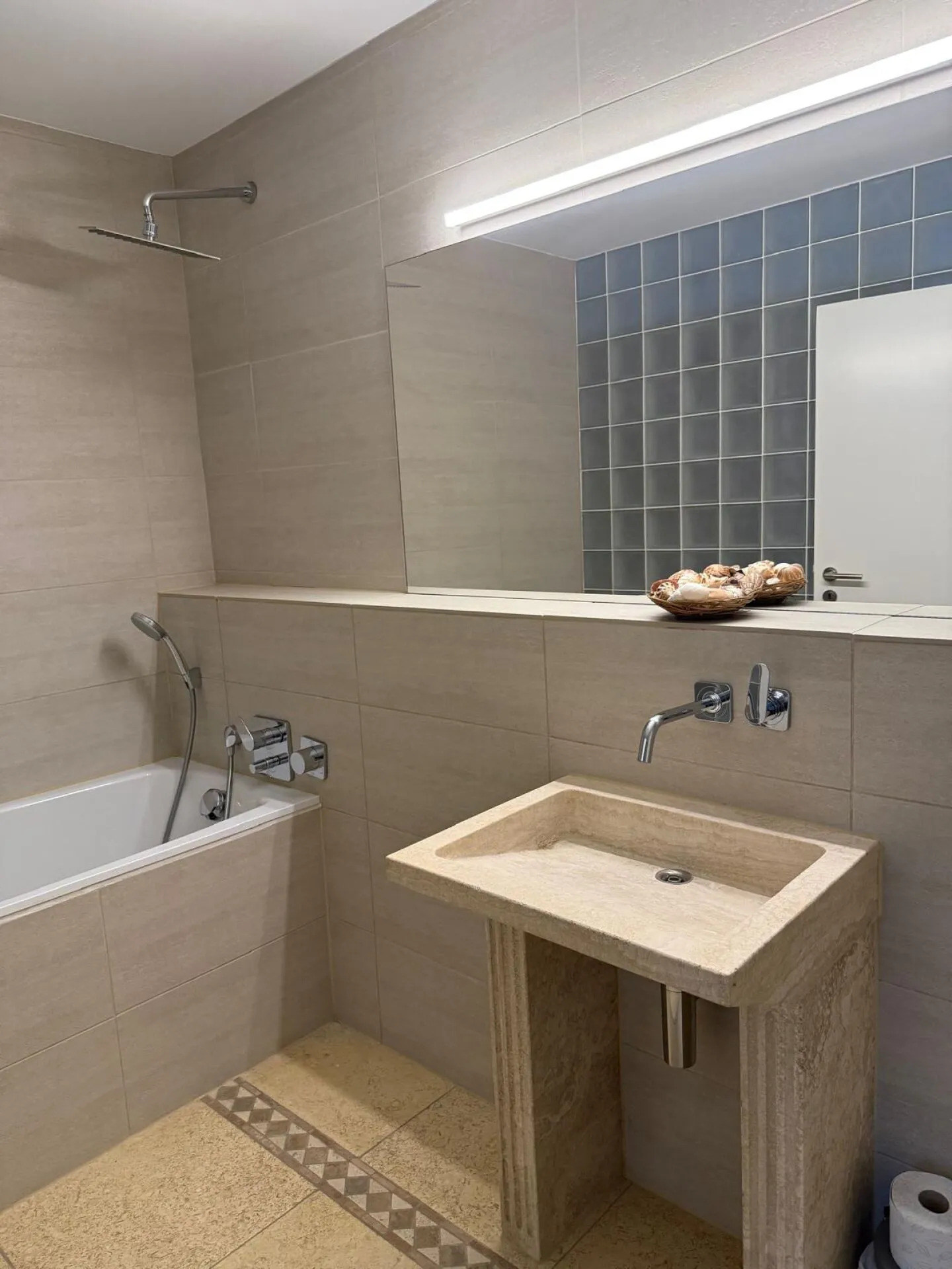 «EXKLUSIVE LUXUSHAUS - STILVOLL AUSGESTATTET UND BEZUGSFERTIG» - Foto 4 von 6