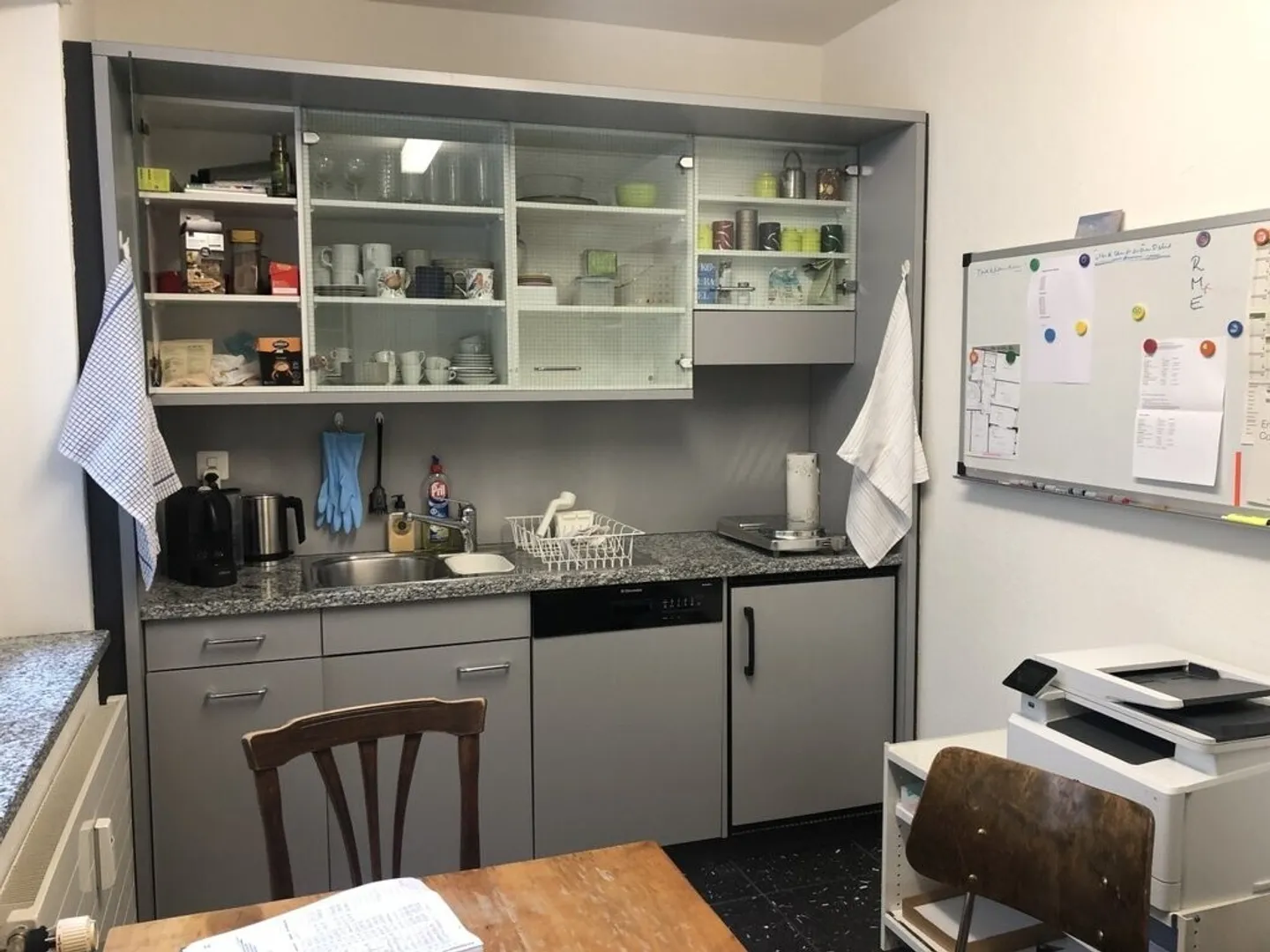 Spazio ufficio in una buona posizione pedonale - Foto 5 di 6